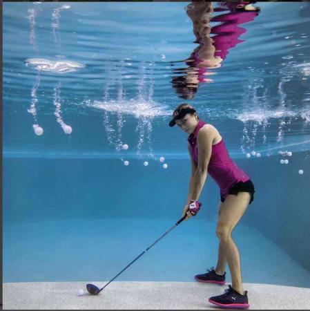Lexi Thompson recreates famous photo shoot - GolfPunkHQ