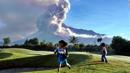 The 7 Craziest Golf Courses In The World